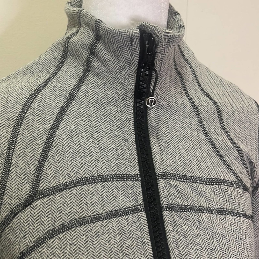 Lululemon divine jacket herringbone 8 - Picture 5 of 12
